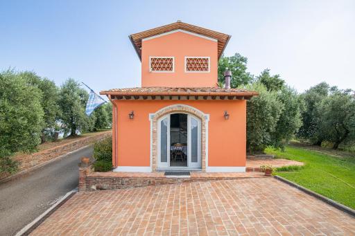 Fienile Cipresso, art of living Tuscany - Housity