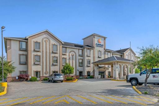 Comfort Inn & Suites La Grange - Louisville Area - Housity