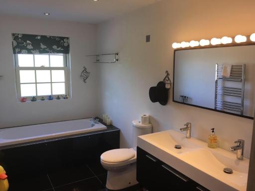The Rocks B&B - Housity