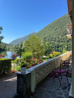 L’Angolino di MAGDA: on the lake-PRIVATE beach! - Housity