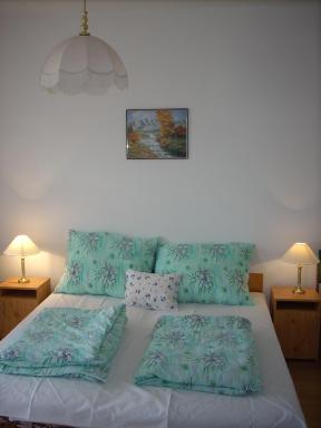 Abádi Karmazsin ház - Housity
