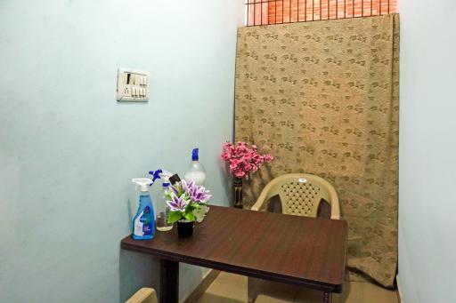 SPOT ON 74896 Khanooni House - Housity