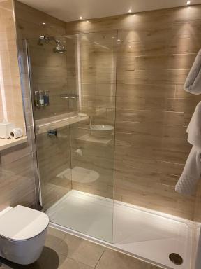 315 Bar & Restaurant - Housity