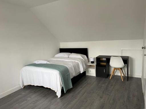 Remarkable 1-Bed Studio Apartment in Redbridge - Housity