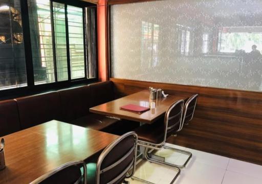 Hotel Samrat - Housity