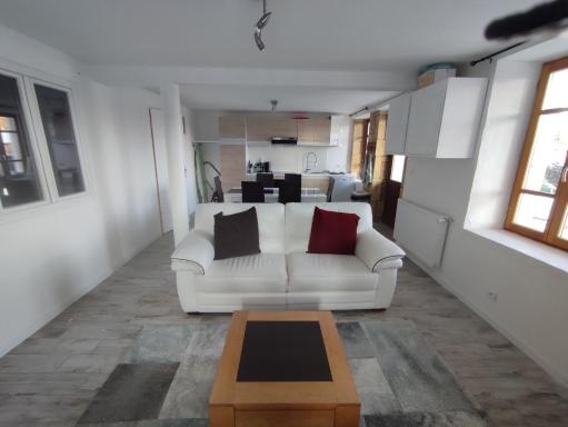 Appartement dans maison mitoyenne, avec vue sur les montagnes - Housity