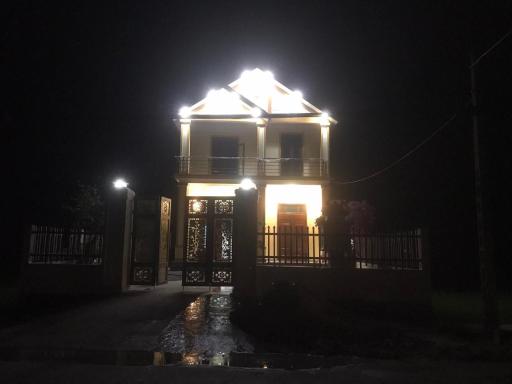 Yellow House HomeStay - Housity