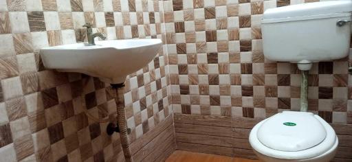 OYO Hotel Galaxy - Housity