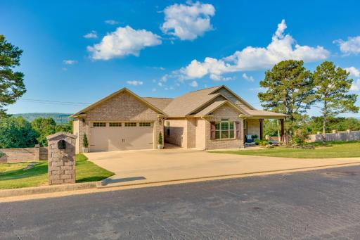 Russellville Home Near Hiking and Lake Access! - Housity