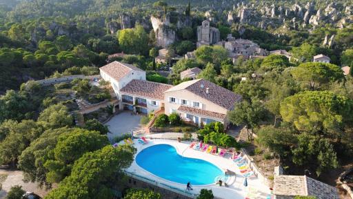 Hôtel Les Hauts de Mourèze - Housity