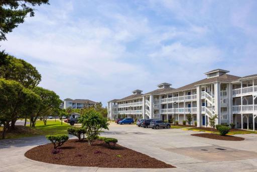 Atlantic Beach Resort, a Ramada by Wyndham - Housity