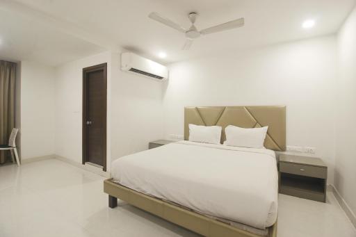 Hotel SSR GRAND - Housity