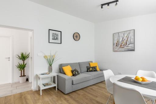 Tonina apartment - with terrace, jacuzzi, free parking - Housity
