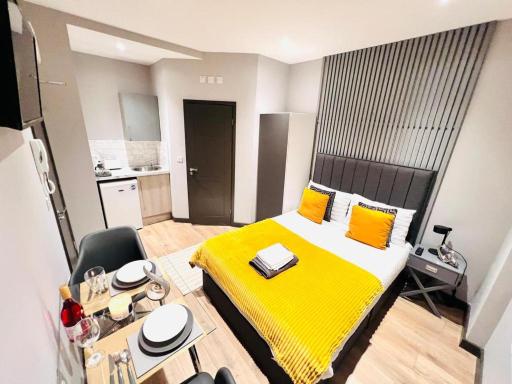 Studios next to Emirates Stadium - Housity