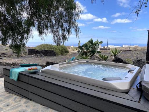 Cosy finca, sea views, jacuzzi - Housity