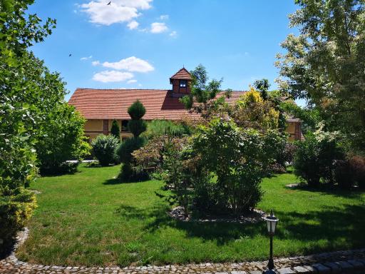 Agroturystyka Lesieniec - Magdalena i Maciej Mochoń - Housity