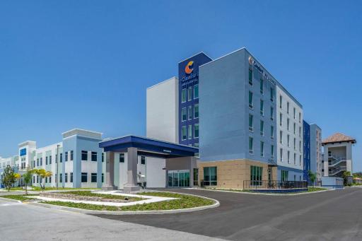 Comfort Inn & Suites New Port Richey Downtown District - Housity