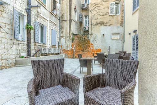 Luxury bed & breakfast rooms Irini, in the heart of Split - Housity