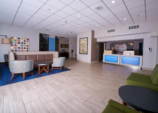 Holiday Inn Express Charleston-Civic Center, an IHG Hotel - Housity