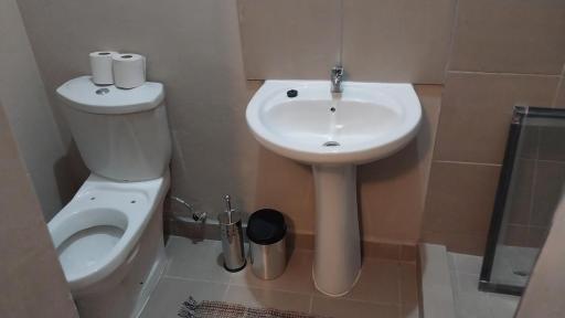 Rasesa Guest House - Housity