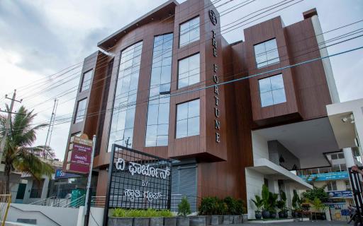 The Fortune Hotel By Swathi Group - Housity