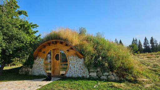 Mountain bungalows and a Hobbit House - Jazavčije Rupe - Housity