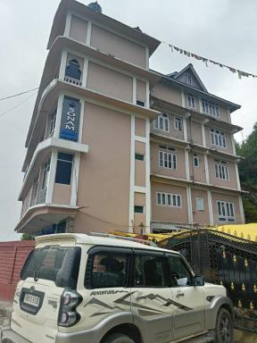 Vamoose Sonam Guest House Tawang - Housity