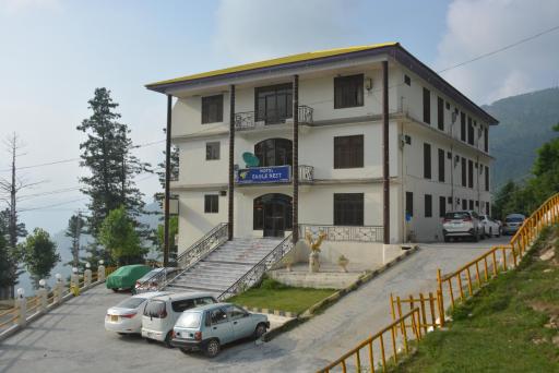 Eagle Nest, Malam Jabba by LMC - Housity