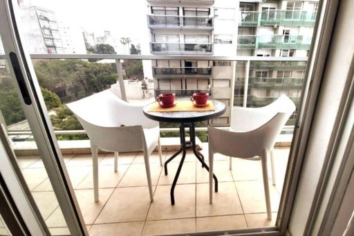 Relax En POCITOS a metros del Mar - Housity