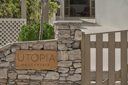 Beachfront Utopia Hotel - Housity