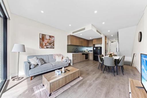 modern 3 bedroom townhous in Ashfield - Housity