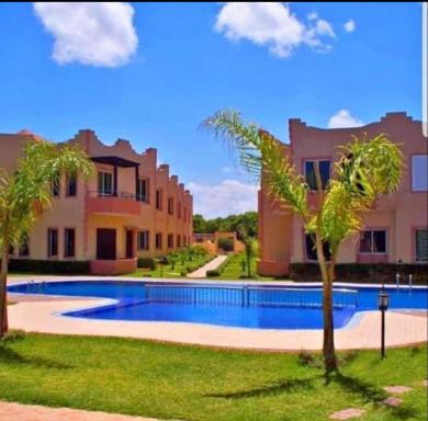 Superbe appartement avec piscine en bord de mer - Housity