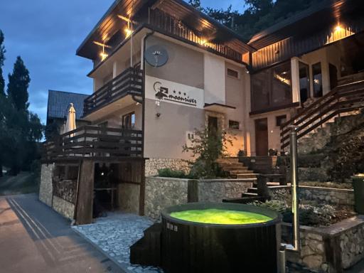 Moonriver Apartment - Housity