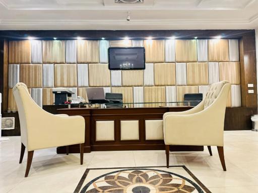 Grand Regent Hotel and Suites - Housity