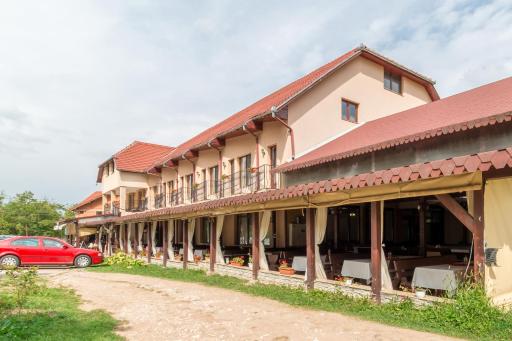 Pensiunea Popasul Ursilor - Housity