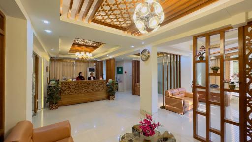 Hotel Grand Circle Inn - Housity