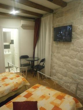 Sobe Jukić - Housity