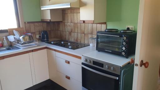 18 kms to Avalon Airport - Housity