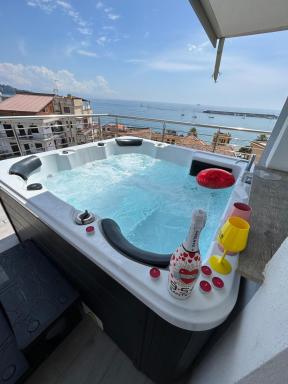Vista Mare Apartments - Housity