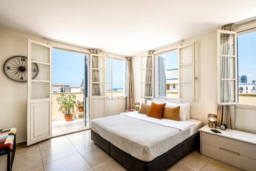 Blondie - by Loginn Tel-Avivian hotels - Housity