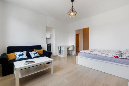Apartment w Netflix, Coffee or Tea & Parking - Housity