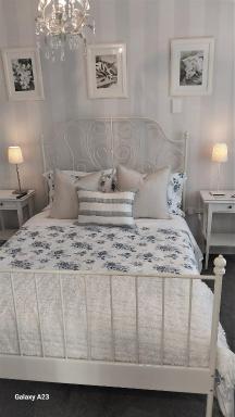 66 Chaucer B&B with Complimentary Breakfast - Housity