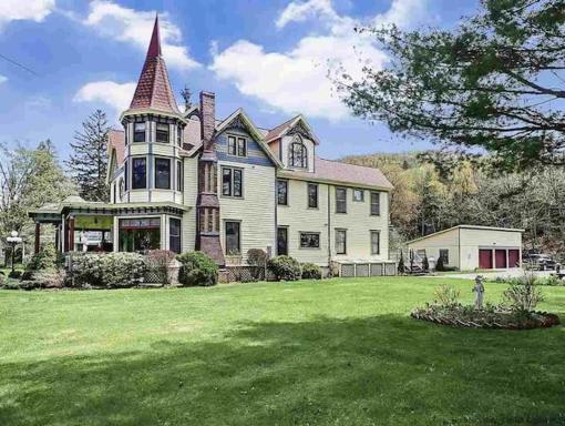 Queen Rose Room - Housity