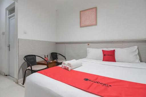 RedDoorz At Arwiga Hotel - Housity