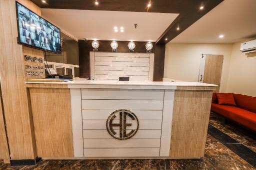 Hotel Holiday Express - Housity