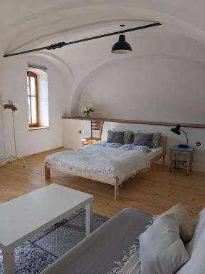 Ubytování na Dobro-družném statku - Housity