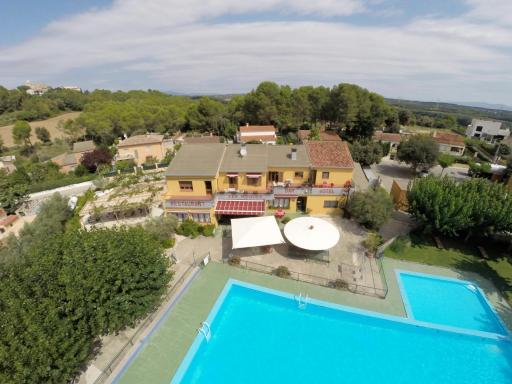 Hotel Les Roques - Housity
