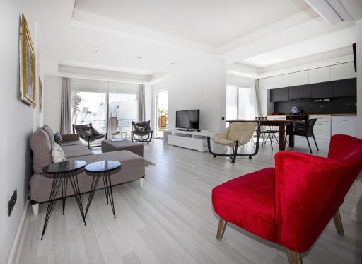 Unique House With Backyard and Walking Distance to the Beach in Bodrum, Mugla - Housity