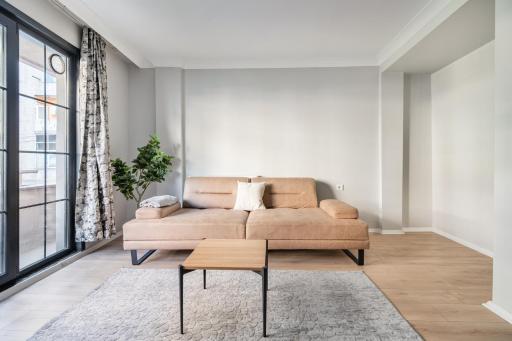 Comfy Flat with Balcony in Esenler - Housity