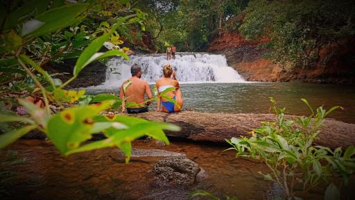 Waterfall Hostel - Housity